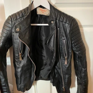 Skinnjacka - Supersnygg skinnjacka i bra skick