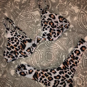 Bikini strl xs - Säljs då den va lite stor i överdelen