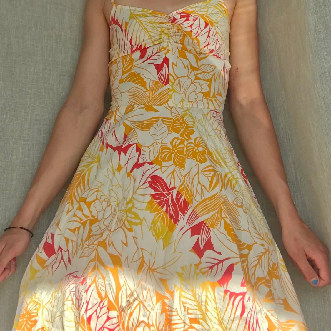 Fin blommig klänning - 90