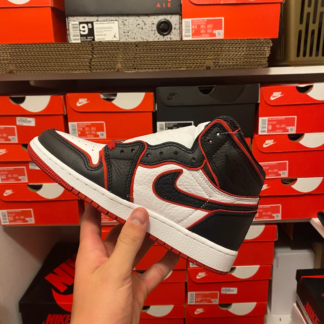 Air Jordan 1 ”blood line”