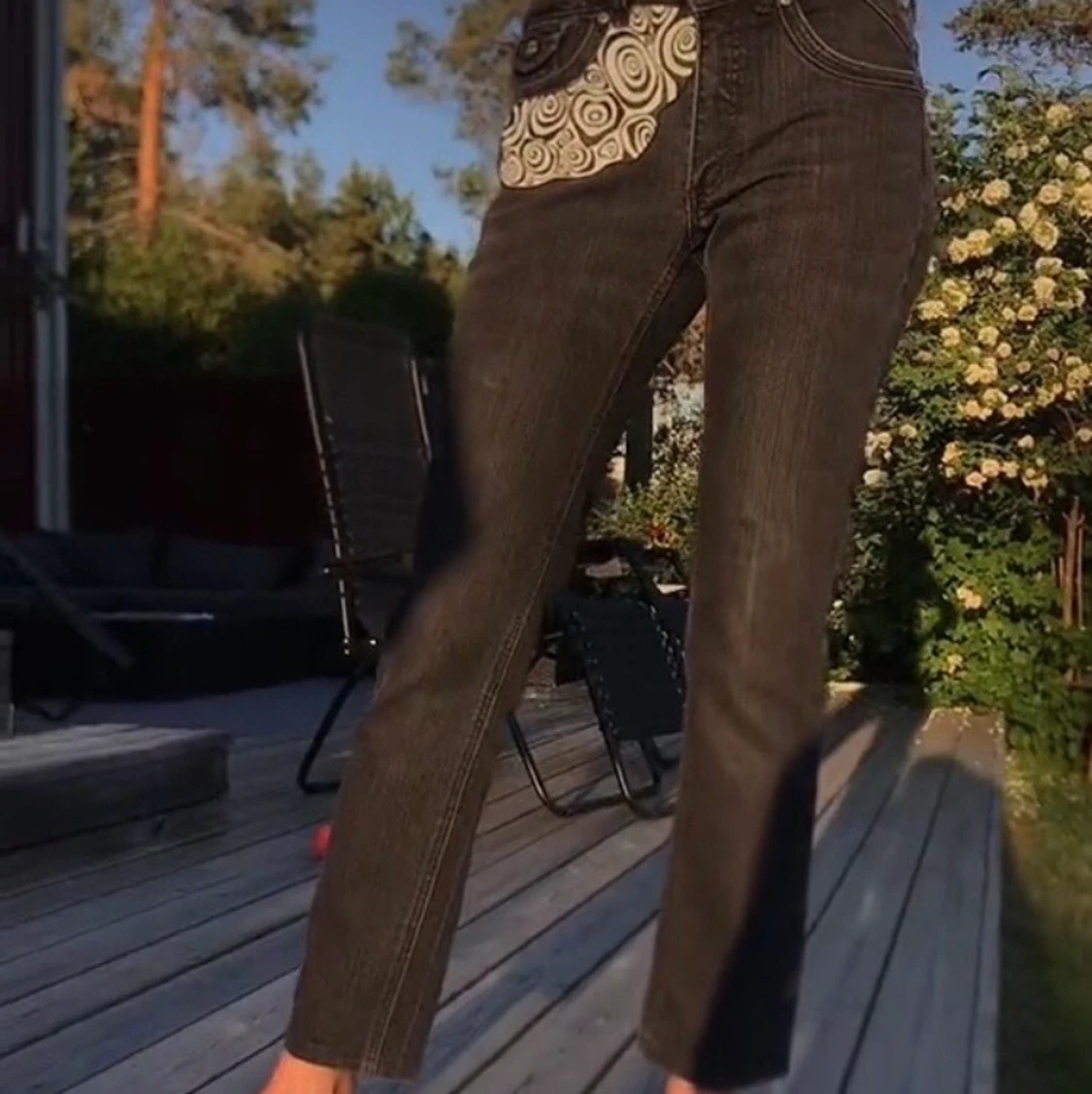 Svarta jeans med målat mönster - 90