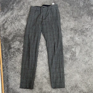 Zara rutiga kostymbyxor  - Fina kostymbyxor från zara i perfekt skick 