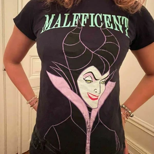 Disneys malefficent sjuk tshirt🌀🌀 - pris e alltid diskuterbart och skriv för fler bilder eller om du undrar något💙💙💟💟