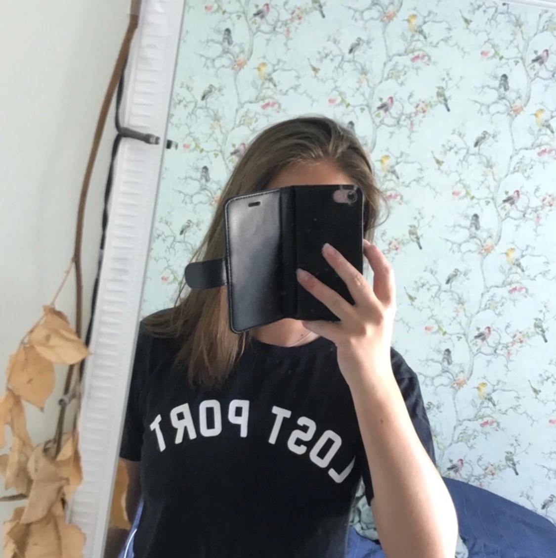 Marinblå t-shirt från pull and bear.