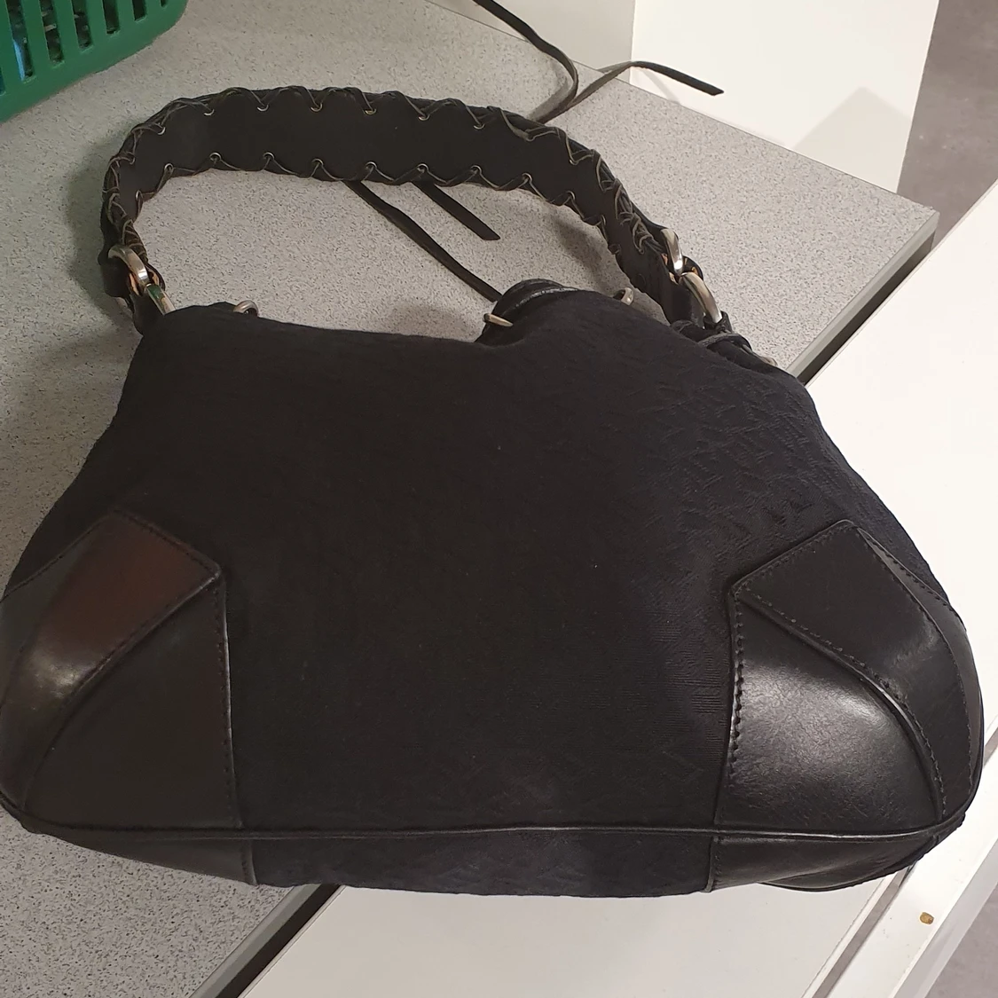 Åkta DKNY handväska 