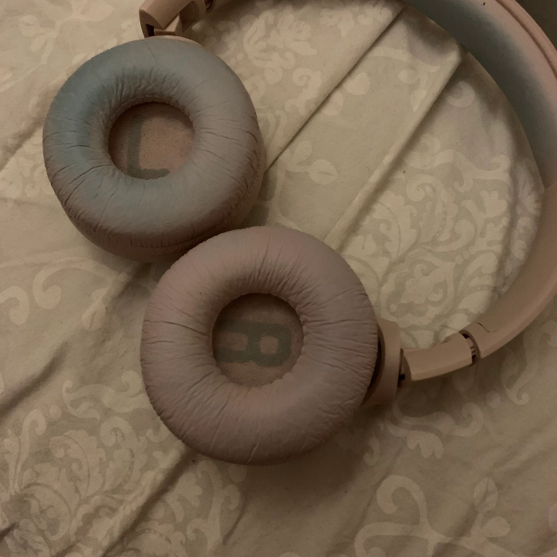 JBL hörlurar ljusrosa  - 90