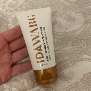 BUS för ansikte  - Öppnad och använd 1 gång för ca en månad sen. Säljes pga har så många andra olika som jag gillar. 