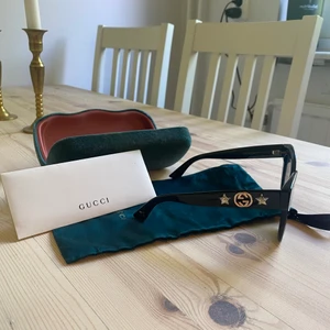 Solglasögon från Gucci - Använda förra säsongen! Fint skick! Köpta för 3000 kr.