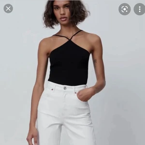 Trendigt linne från Zara - Tror detta är det linne som är lite längre och kostar 200 på zara, (men köpte den här på plick!) skriv om ni har frågor🤍 frakt tillkommer🙌🏽