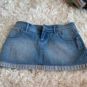 Fin jeans kjol från billabong. Storlek xs/s