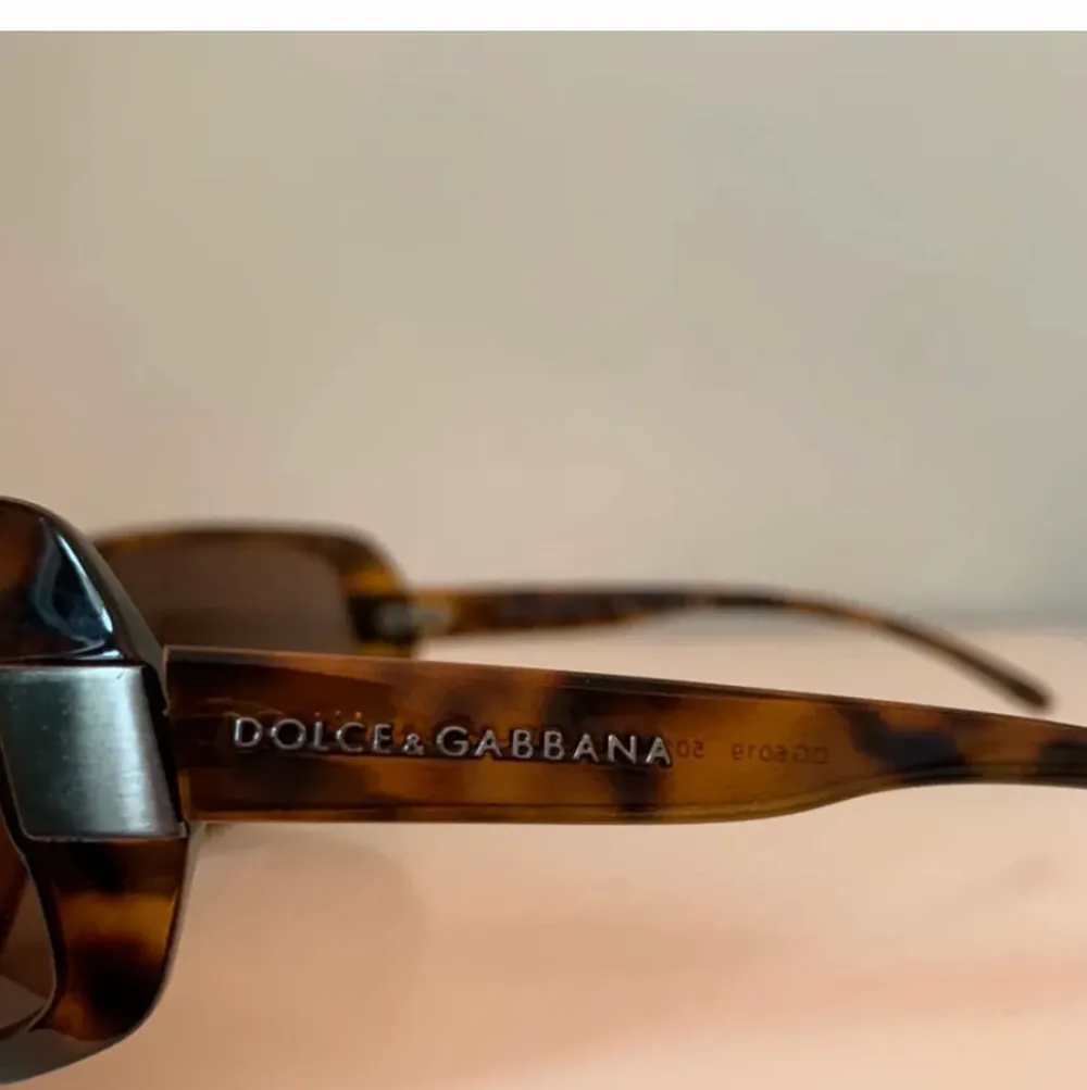 Ett par äkta Dolce&Gabbana solglasögon, köptes här på plick! Skriv för fler bilder. Accessoarer.