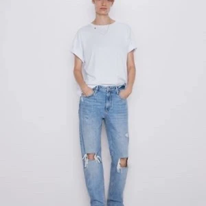 Zara jeans  - Vet inte om det är exakt de på bilden men väldigt lika isåfall, använda en del, långa