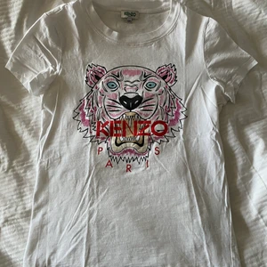 Kenzo t-shorts stl XXS - Använd typ 1 gång. Nyskick stl XXS. 