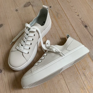 Skor - Aldrig använda. Storlek 38