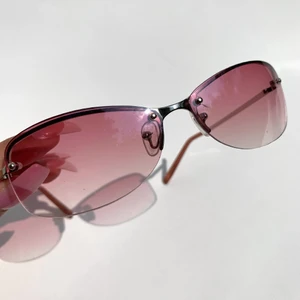 Rosa solglasögon - Skit söta