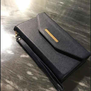 Idel of sweden skal  - Helt ny idel of seden skal den är som ny. Den passar till iPhone 6 Plus, 7 plus och 8 plus.