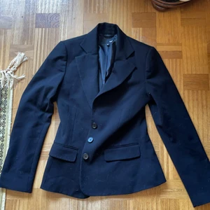 Kavaj - Jättefin kavaj, helt ny. Frakt blir billigare vid köp av flera plagg