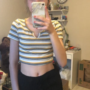 Topp - Gullig crop top från shein