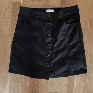 Svart kjol  - Svart jeanskjol