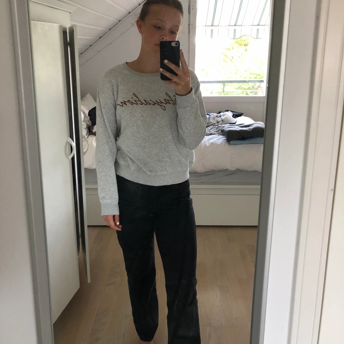 Grå sweatshirt med tryck - 90