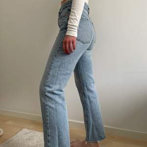 Jeans från Zara. Är 1.61 cm.