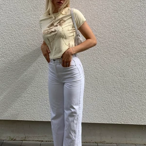 Topp - Jättefin topp med snyggt mönster på, aldrig använd! Storlek L men sitter som en S/M! Köparen står för frakten 🤎