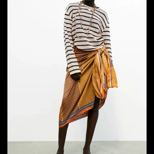 Zara tröja - Snygg tröja från zara, använd en gång. Storlek S i nyskick