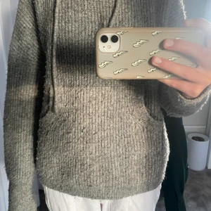 Stickad hoodie - Snygg stickad Hoodie ifrån zara