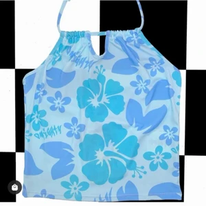 Jättefin topp från omighty - Köpte denna topp för 600kr på omighty, är inte min stil och har inte kommer inte till användning längre!!