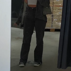 Venderbys jeans - SUPERsnygga brungrå jeans ifrån venderbys!!!! Älskar dom verkligen men dom har blivit förstora så kan inte använda dom mer💔 står storlek L men dom sitter som en M 💕💖💖