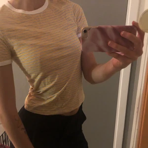 Tshirt  - Söt T-shirt från hm köpt förra året nästan aldrig använd 