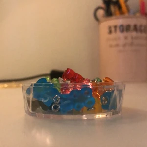 Smycken - Här kan ni köpa gummibjörnsörhängen och ni kan även köpa bara berlockerna löst!😀 