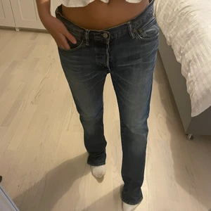 Jeans - Assnygga unika vintage low/midwasited jeans från Ralph Lauren!😍 tyvärr ganska stora på mig, men älskar de ändå så om jag inte får de sålt till ett bra pris behåller jag de för att försöka sy in dom🤗 
