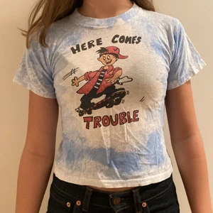 söt topp - köpt på plick, står ingen storlek i den men skulle gissa XS💗