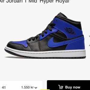 blåa jordans!❤️ - As snygga o bekväma jordans i bra skick❤️köpta på foot locker för 1600kr ❤️