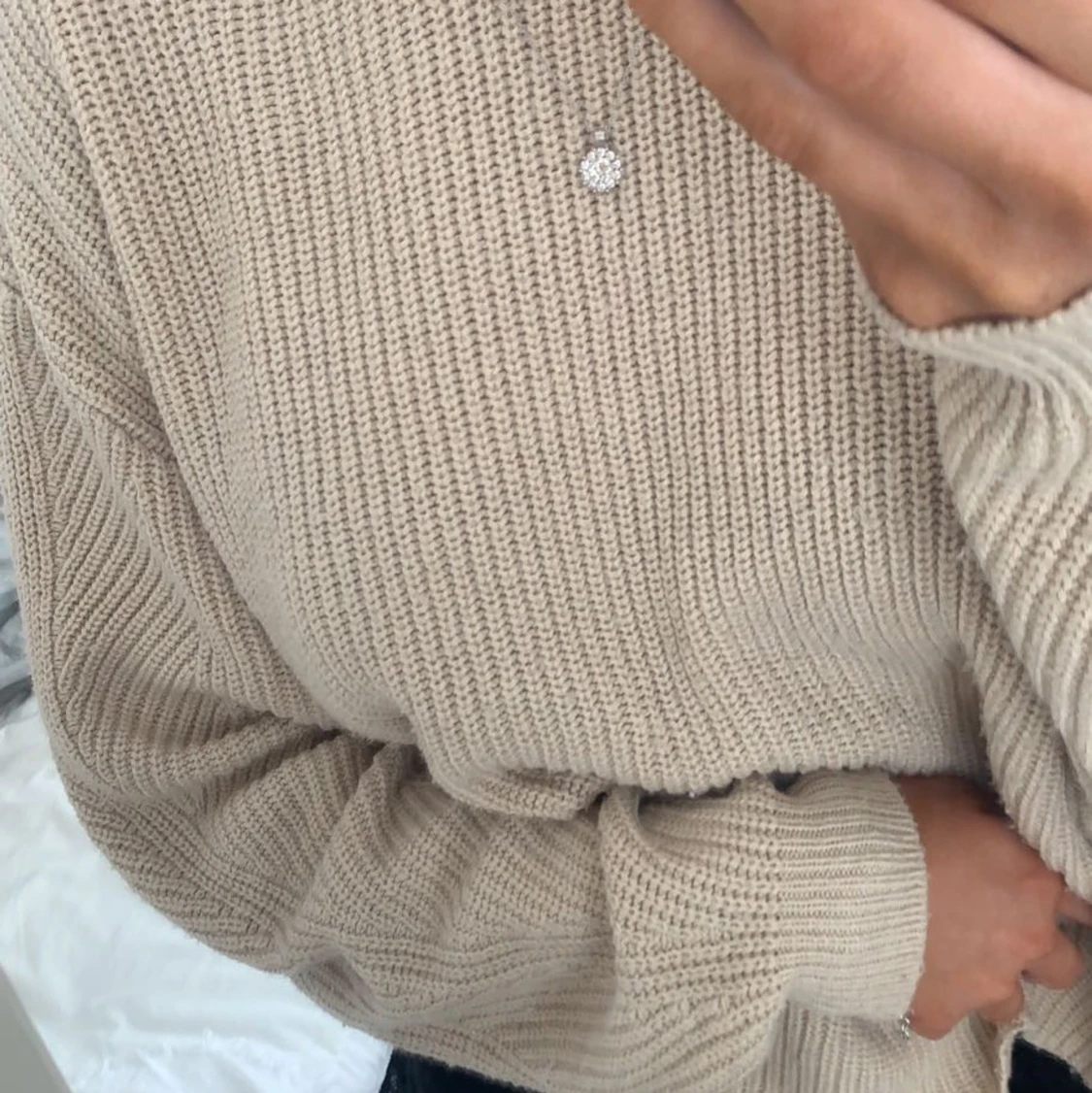 Beige stickad tröja - 90