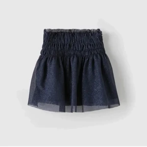 Glittrig Zara kjol - Så fin glittrig kjol från Zara kids💁🏼‍♀️💕  Köp direkt för 450 kr