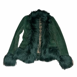 Grön afghanjacka  - Grön manchesterjacka med ”päls”detaljer😍