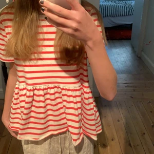 Volang tröja från zara - Jätte söt topp från zara! Använd fåtal gånger då jag inte tycker den passar på mig! 🥰 