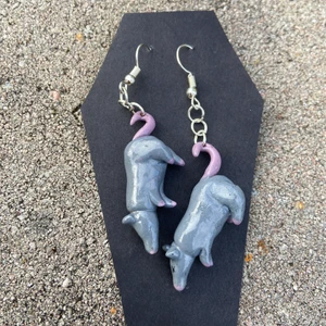 Örhängen  - Handgjorda örhängen i polymerlera. 