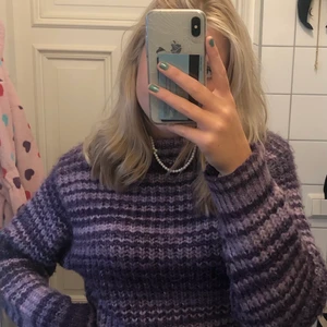 Stickad tröja zara - As snygg stickad tröja från zara perfekt nu till hösten❤️Använd några gånger men fortfarande bra skick!! Kontakta mig vid minsta fundering🤠Priset kan diskuteras😁