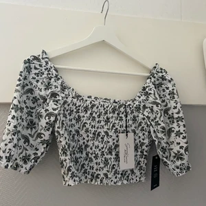 helt ny topp nakd - Topp från nakd helt ny, stolek 36 köpt för 250 o säljer för 90