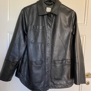 Läderskjorta  - Läderskjorta från HM snygg som höstjacka 