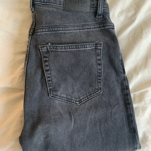 Weekday jeans  - Way great black weekday jeans i storlek 26/30. Använda ett fåtal gånger. 