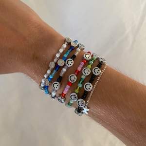 SMILEY COLLECTION🤪 finns endast ett exempler av varje armband så det är först till kvarn som gäller! 59kr/st FRI FRAKT💞🌈🌼🌷