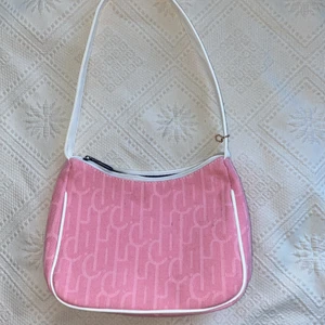 Shoulderbag  - Rymlig shoulderbag 💓