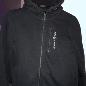 Sail racing tröja s. 160 - Knappt använd , använd några få gånger. Köptes för 900:- säljes för 550;-