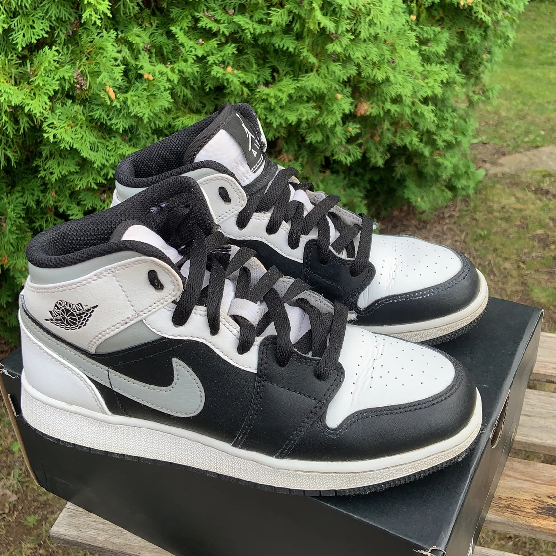 Air Jordan 1 Mid White Shadow (GS)