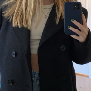 Kappa - Säljer pappas gamla svarta vinterkappa/rock i storlek M🖤köpare står för frakt, skickar alltid med spårbar. 