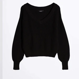 Stickad tröja - Säljer nu min sjukt fina stickad tröja ifrån gina tricot i storlek xs, säljer då den inte kommer till andvändning🙌🏼 pris 90kr